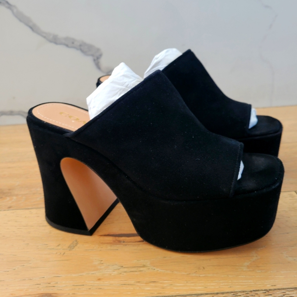 Coach Platforms Bobi Sandals. Black. Size 6.
